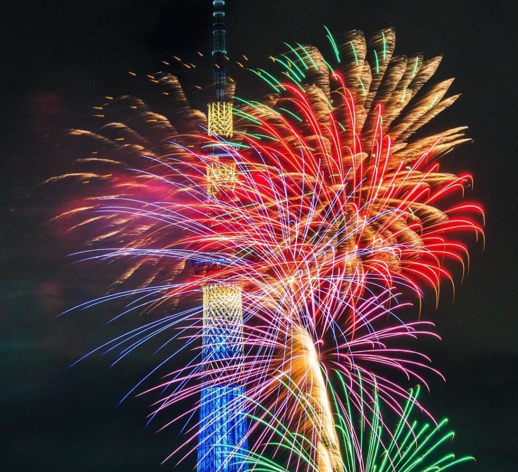 Sumida River fireworks festival Epic fireworks with equally as epic