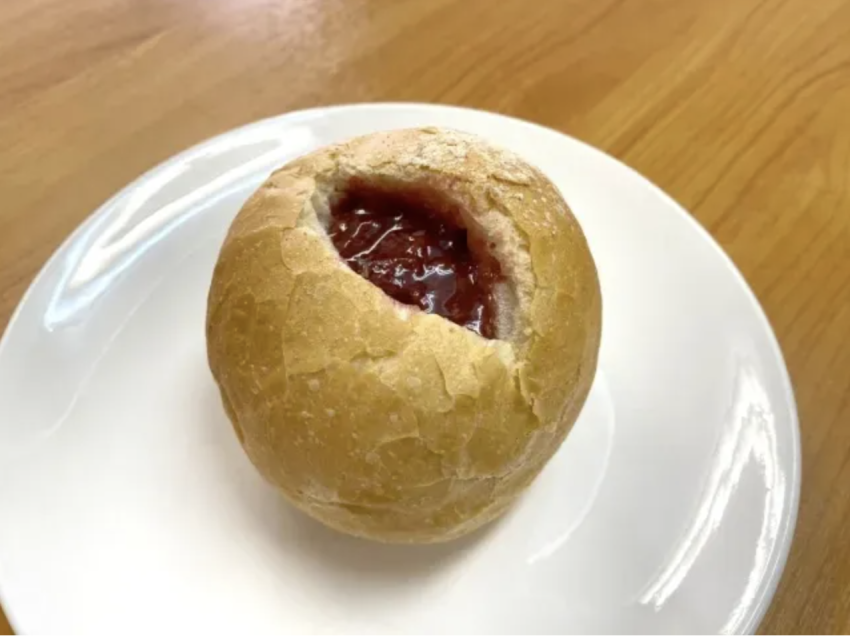 Adult Jam Bread causes a stir at store in Tokyo