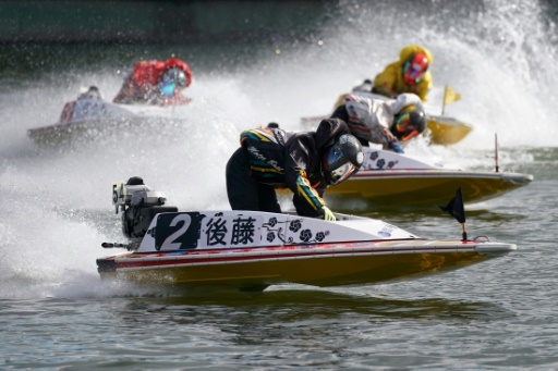 Japan powerboat racing revs up bid to shed shadowy reputation