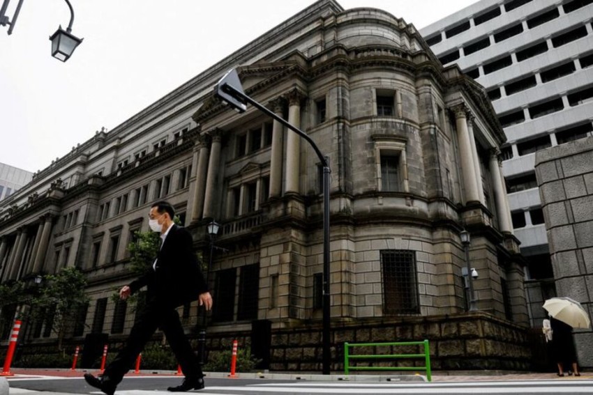 BOJ Holds Majority of Japanese Government Bonds for the First Time by Daniel Ang, the "Accidental Trader"