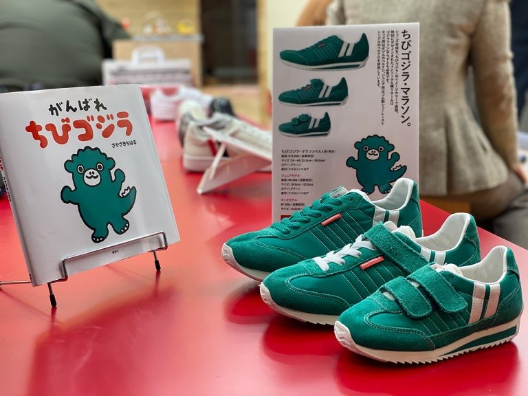 Where'd those amazing Godzilla shoes seen at the Academy Awards come from,  and can you buy them? | SoraNews24 -Japan News-