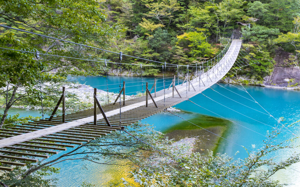 10 thrilling suspension bridges to see in Japan