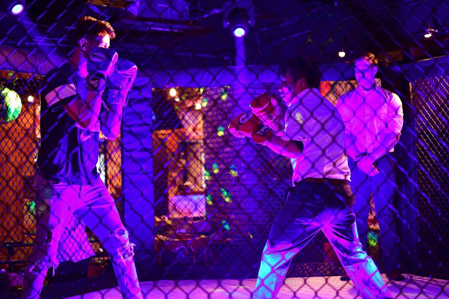 Tokyo Fight Club Bar & Show Restaurant opens - Japan Today