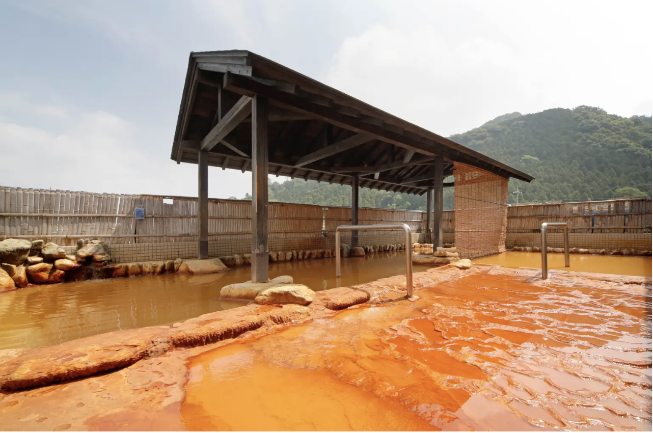 Japanese onsen hot spring comes with 99 types of soy sauce for visitors