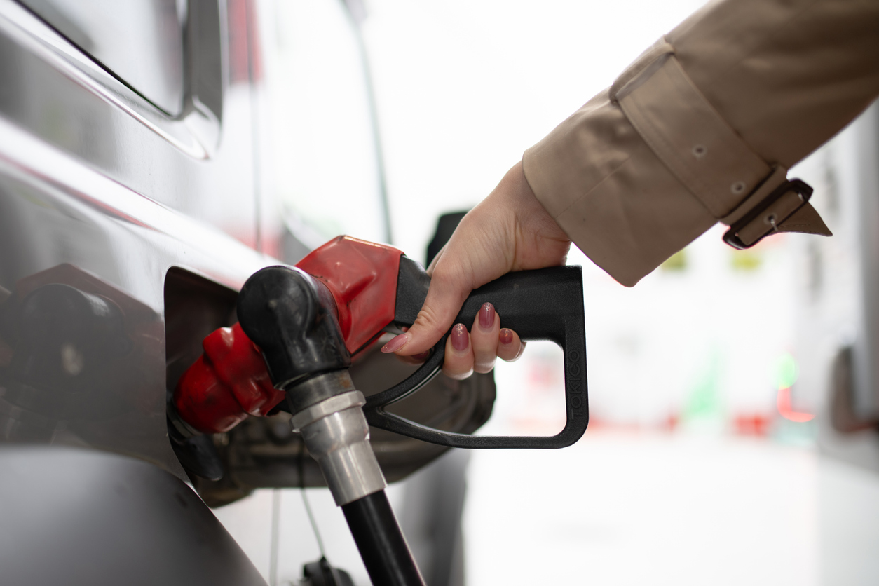 Japan gasoline price hits 17-month high of ¥185.10 on subsidy cut