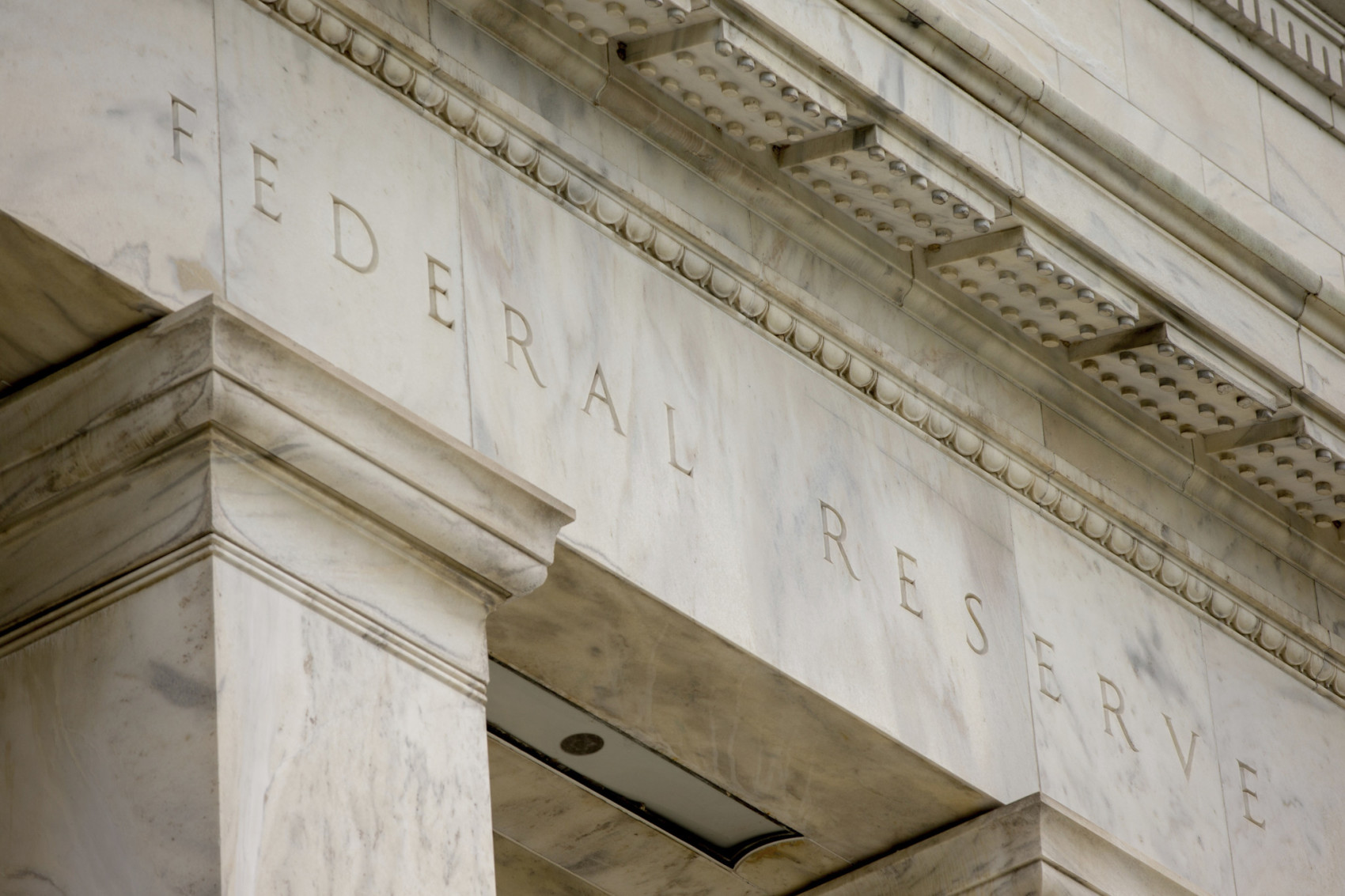 Federal Reserve officials see risks of higher inflation ahead, support pause in rate cuts