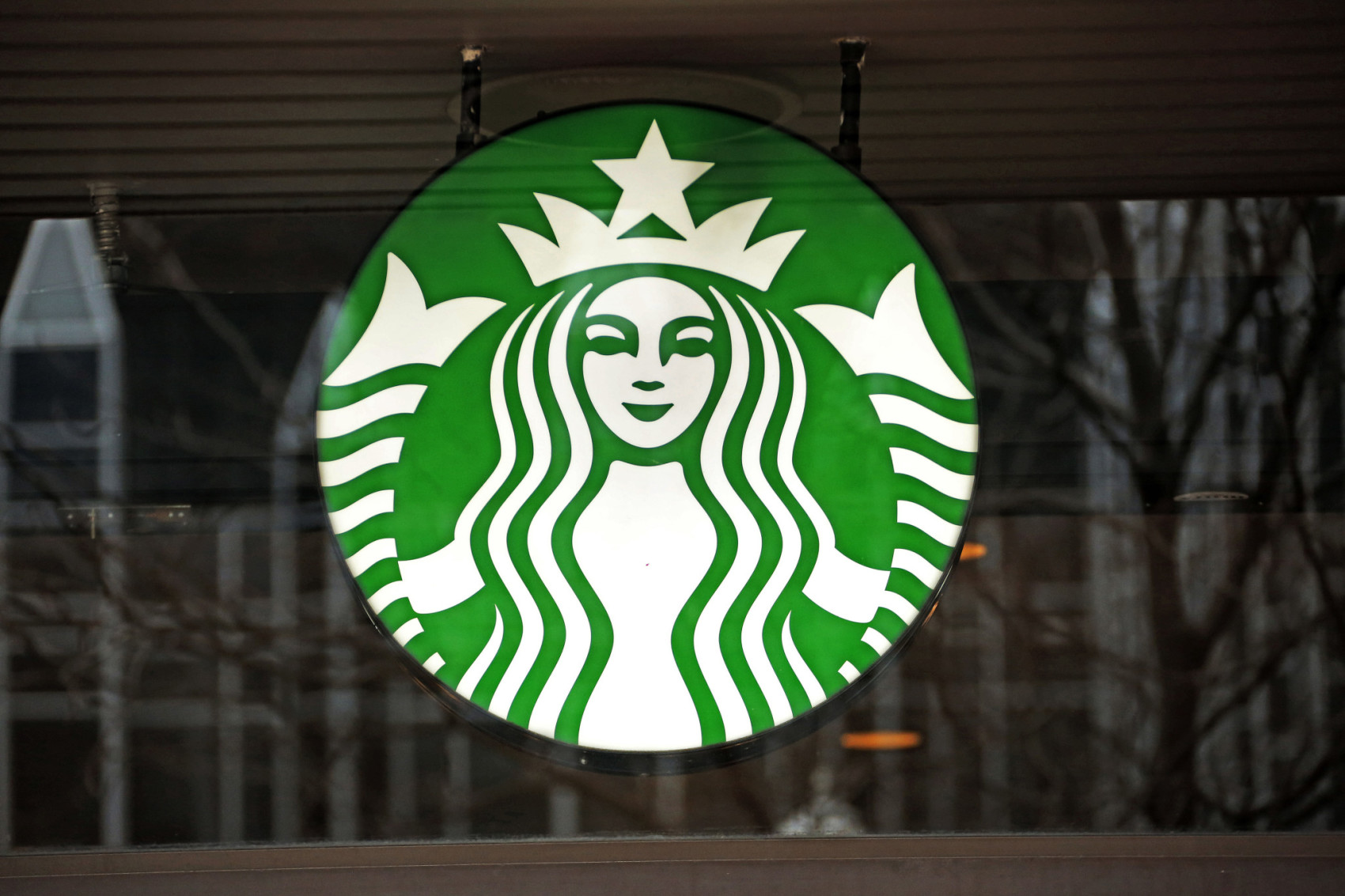 Hanging out at Starbucks in U.S. will cost you as company reverses its open-door policy