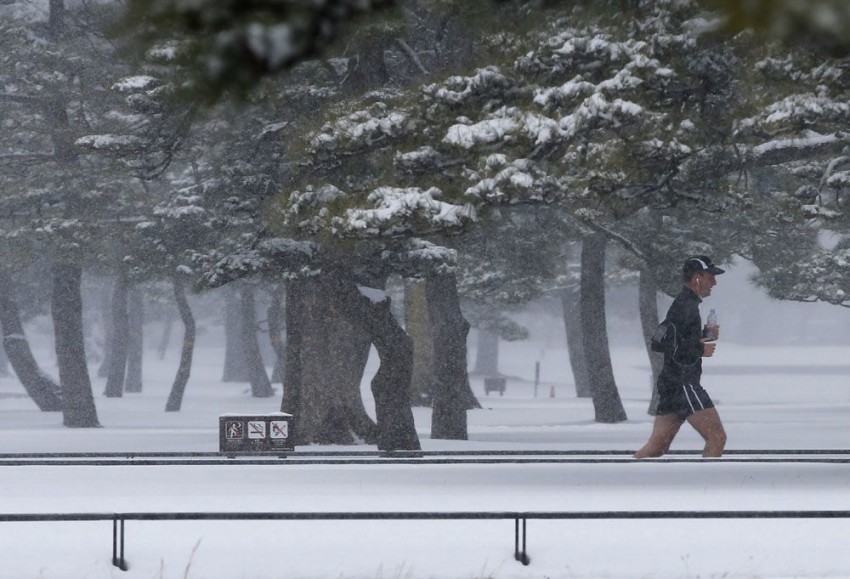 Tokyo gets heavy snow advisory as weather agency warns of disruptions