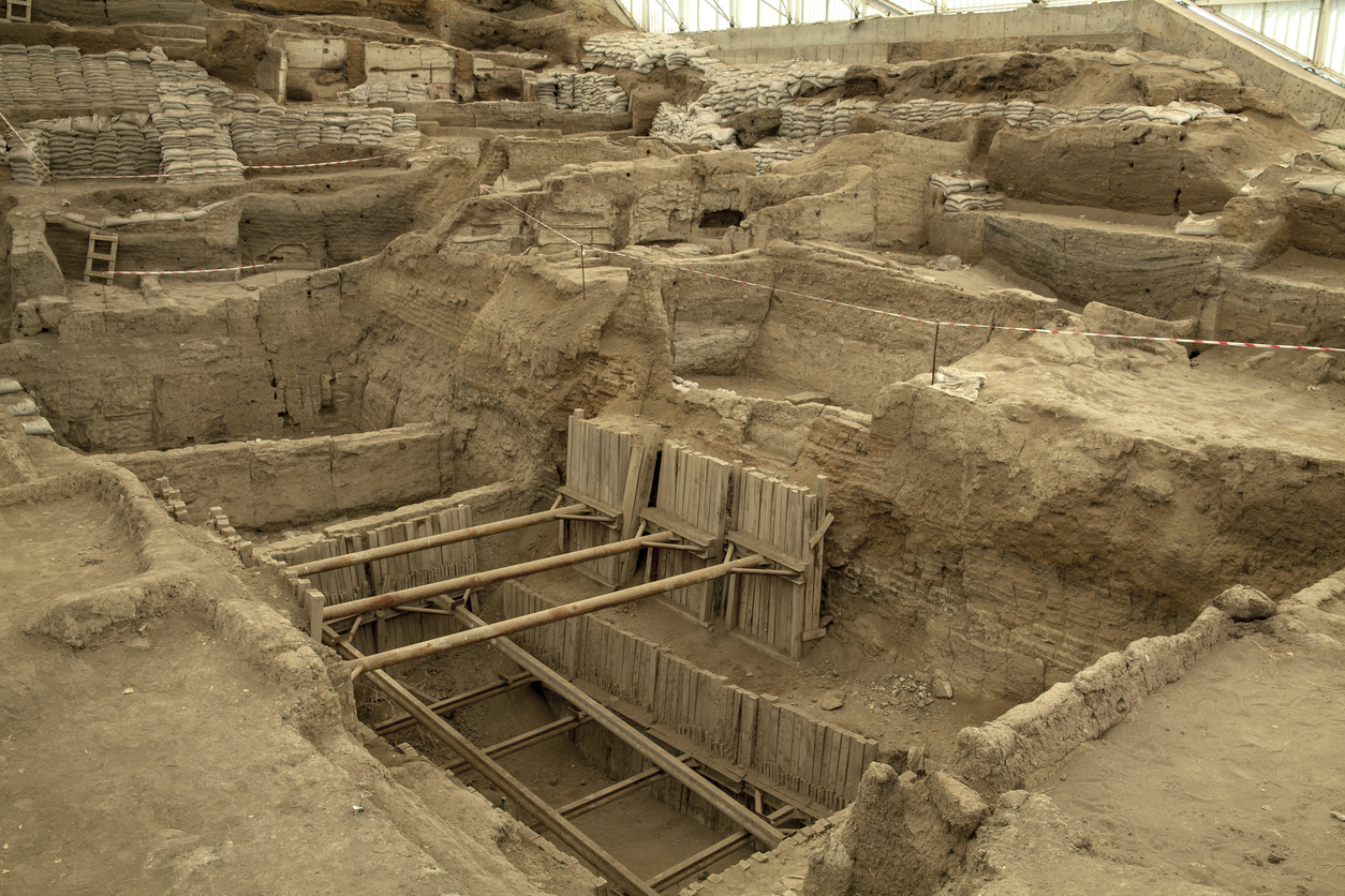 Socially distanced layout of the world’s oldest cities helped early