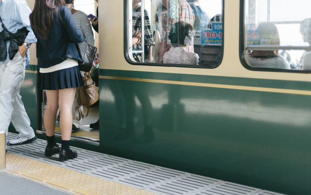 Asian Schoolgirl Upskirt Porn - How to apprehend a 'chikan' and protect women from being groped on a train  - Japan Today