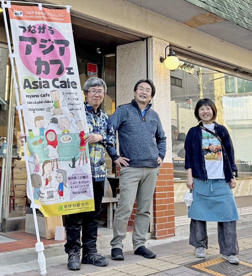 Food creating connections with foreigners in quake-hit Japan town