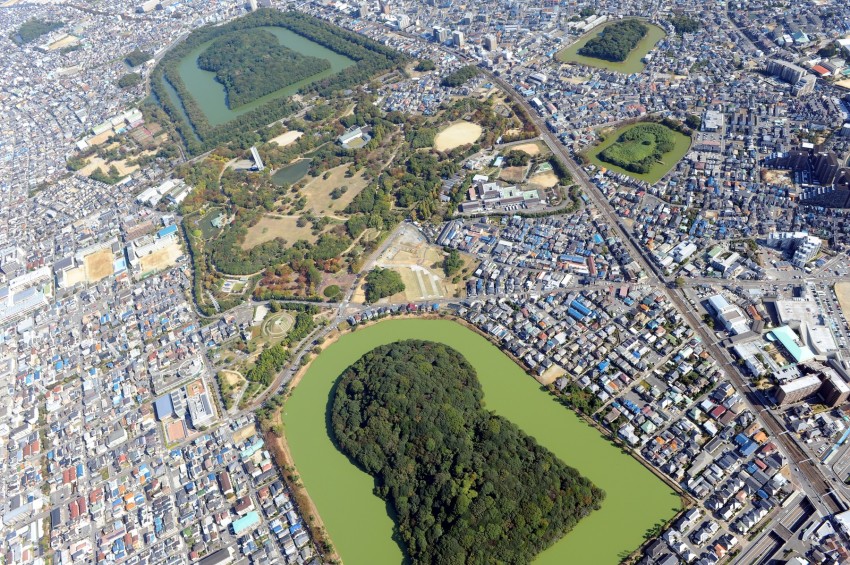 Situated in Sakai City just south of Osaka, Emperor Nintoku’s final resting place is the largest tomb in Japan.