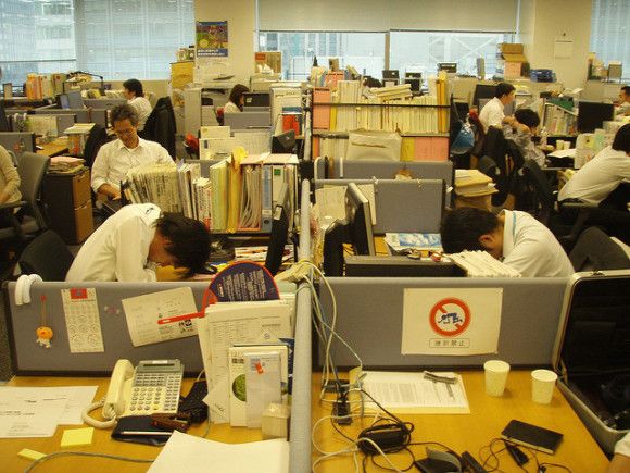 5 strange Japanese office occurrences - Japan Today