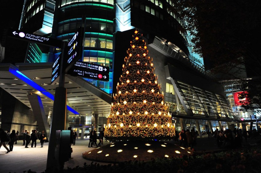 A Nap-able Christmas Tree Emerges in Roppongi Hills