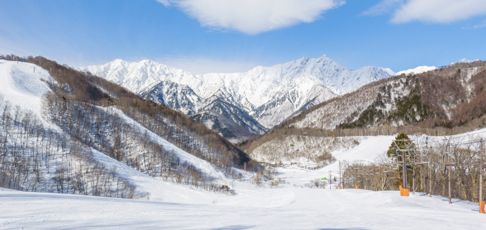 Kashimayari Ski Resort offers beautiful views of Japanese Alps and is an excellent place for skiers of all levels