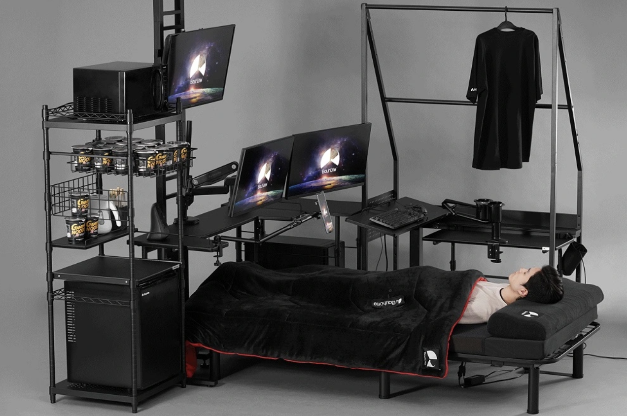 Japan goes beyond gaming desks with the gaming bed【Video